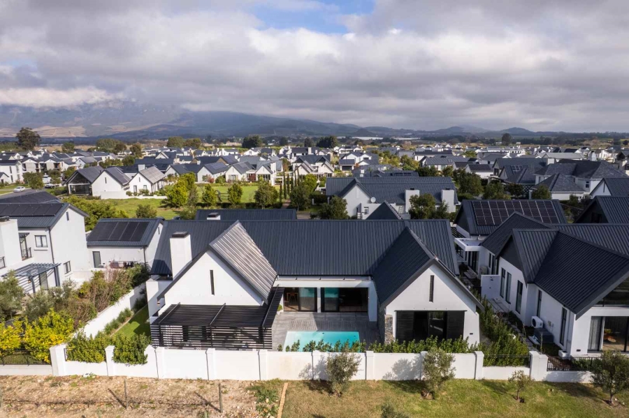 5 Bedroom Property for Sale in Val De Vie Estate Western Cape